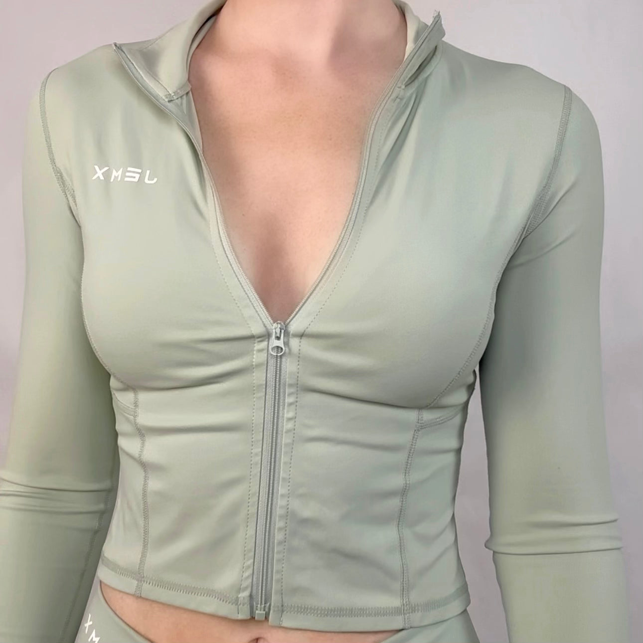 Women’s Zip-Up Sports Jacket – Lightweight Moisture Wicking Activewear