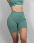 BUBBLEGUM YOGA SPORTS LEGGING SCRUNCH SEAMLESS BIKER SHORTS